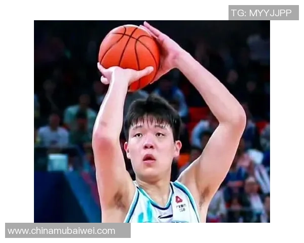 杨瀚森半场稀有7分钟，时机球投丢致3中0，防卫进退两难被针对！